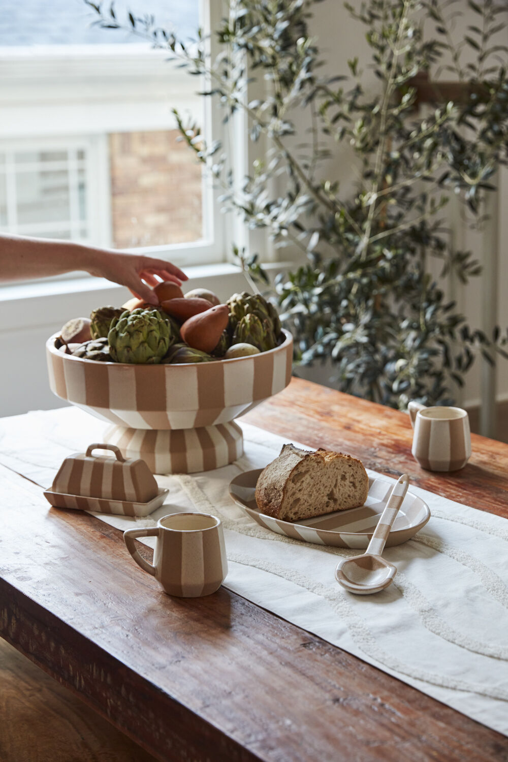 LARGE SOLACE PEDESTAL BOWL